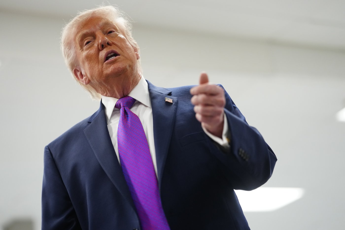 Trump pushes economic messages in Kentucky and Ohio as Iran looms large, in photos | iNFOnews.ca
