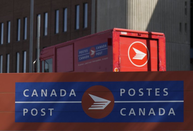 CP NewsAlert: Canada Post sending new offers to union | iNFOnews.ca