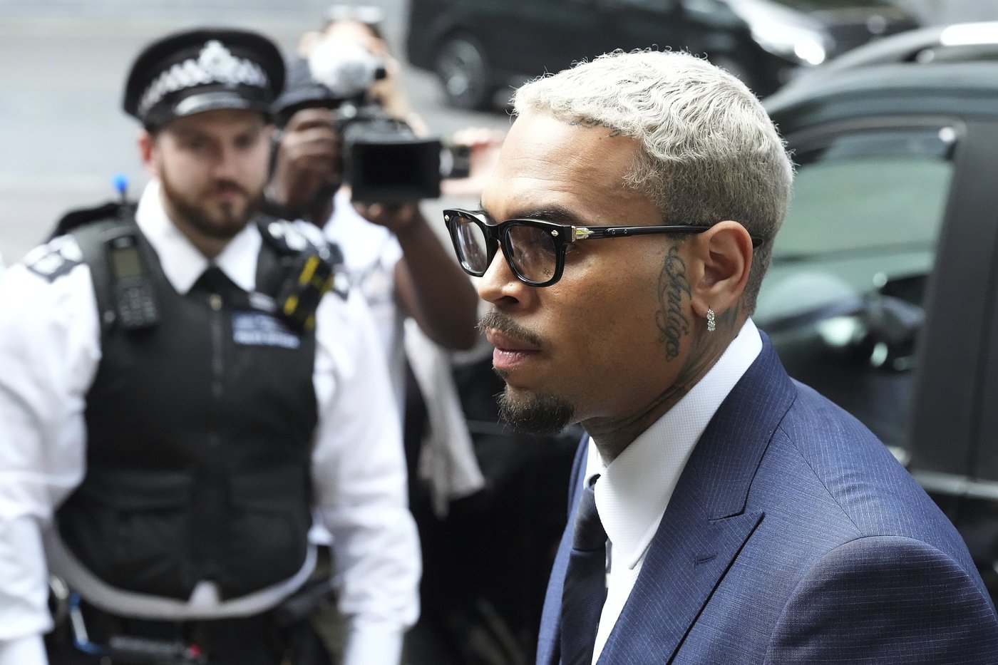 Singer Chris Brown pleads not guilty in London nightclub assault case | iNFOnews.ca
