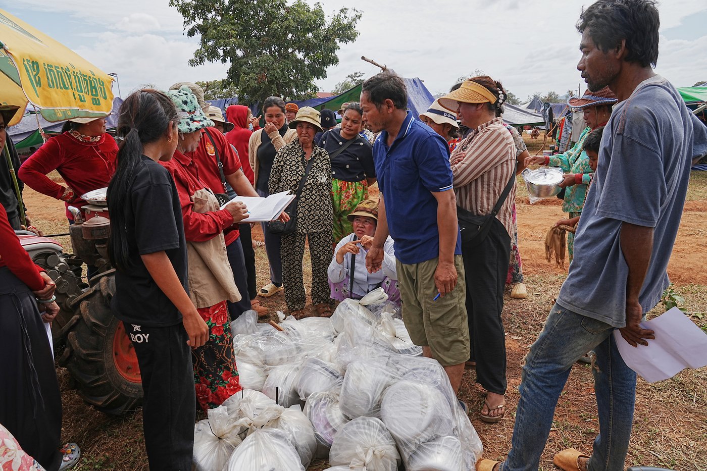 Border clashes between Thailand and Cambodia intensify with airstrikes and artillery attacks | iNFOnews.ca