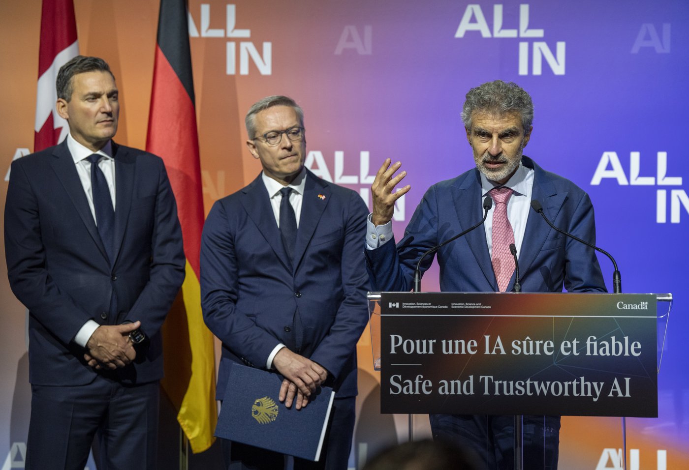 Montreal AI research institute denounces violence after office vandalized | iNFOnews.ca