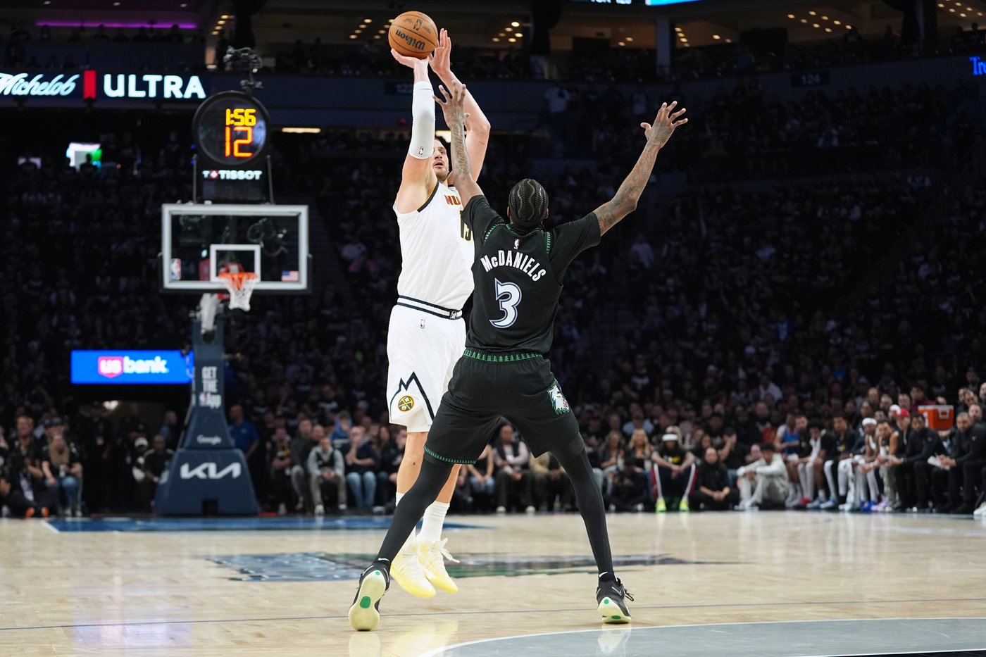 Timberwolves take a 2-1 lead on the Nuggets with a dominant defensive effort in a 113-96 win | iNFOnews.ca Timberwolves take a 2-1 lead on the Nuggets with a dominant defensive effort in a 113-96 win | iNFOnews.ca