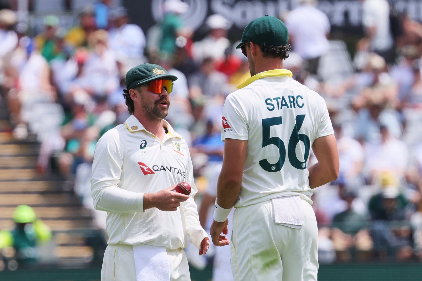 Starc’s 6-72 sparks Australia recovery as South Africa slides from 203-1 to 329 all out | iNFOnews.ca Starc’s 6-72 sparks Australia recovery as South Africa slides from 203-1 to 329 all out | iNFOnews.ca
