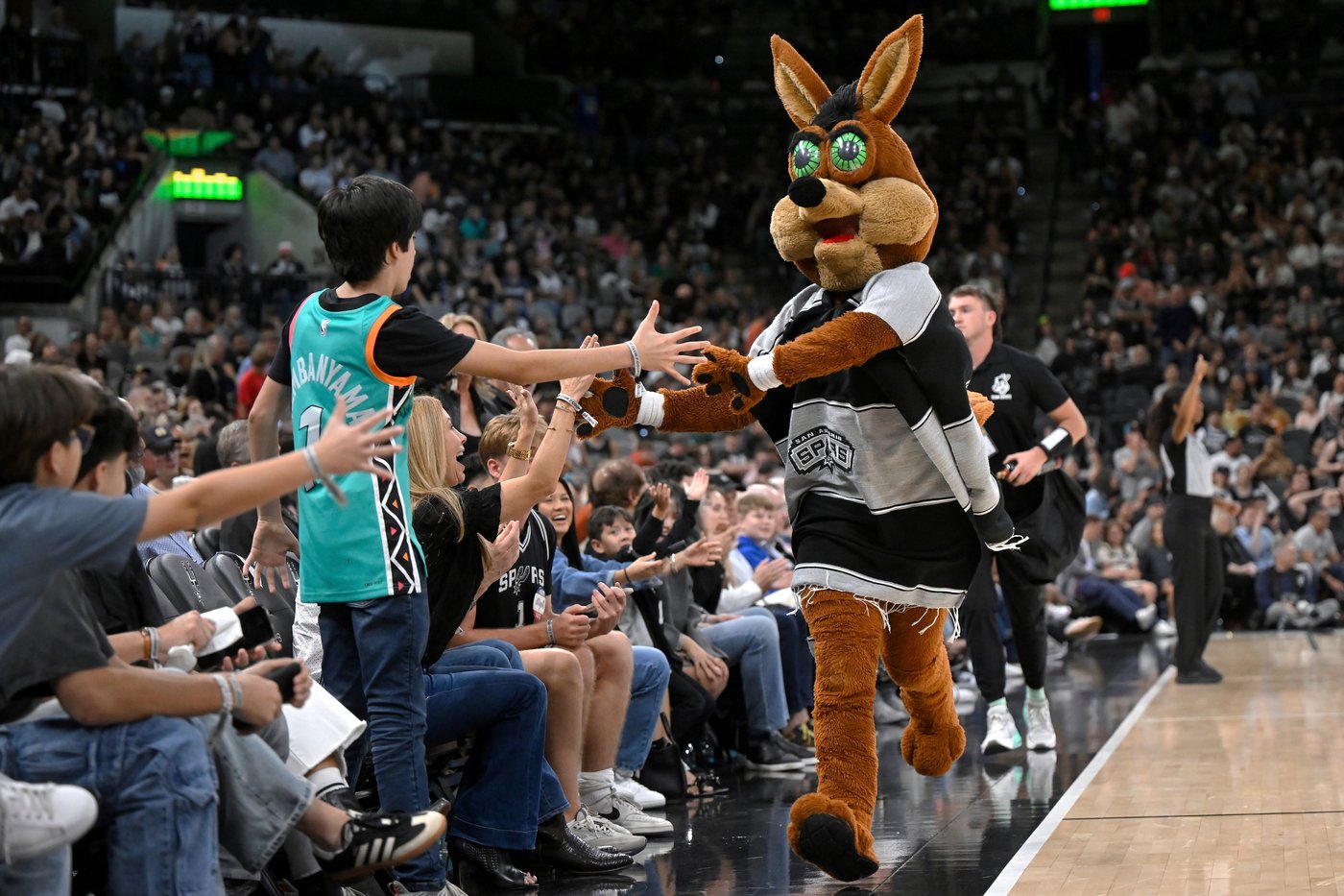 The San Antonio Spurs want to spend at least $500M on a new arena. Now they need help from voters | iNFOnews.ca The San Antonio Spurs want to spend at least $500M on a new arena. Now they need help from voters | iNFOnews.ca