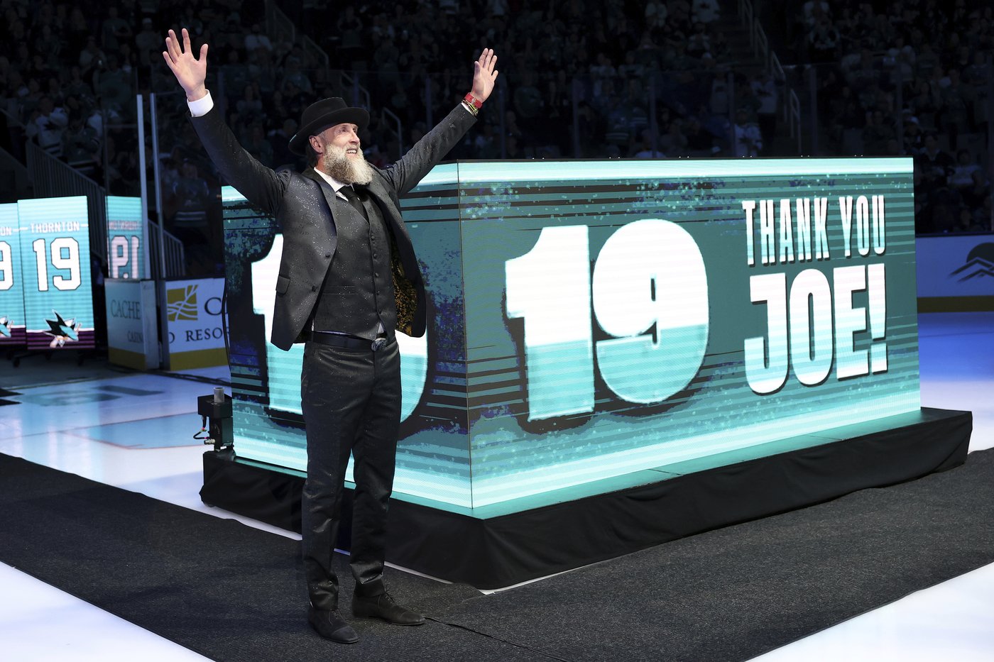 San Jose Sharks retire Joe Thornton's No. 19 jersey in emotional ceremony | iNFOnews.ca