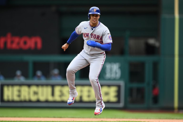 Mets left fielder Juan Soto leaves game after getting hit on right hand with a pitch | iNFOnews.ca