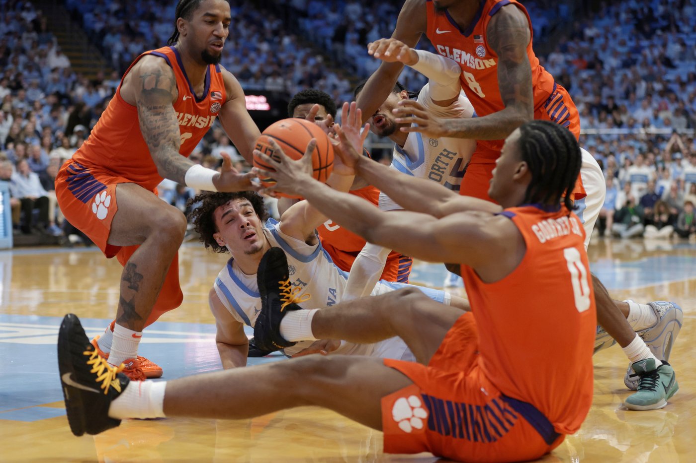 Bogavac's late scoring powers No. 17 North Carolina to a 67-63 win over Clemson | iNFOnews.ca