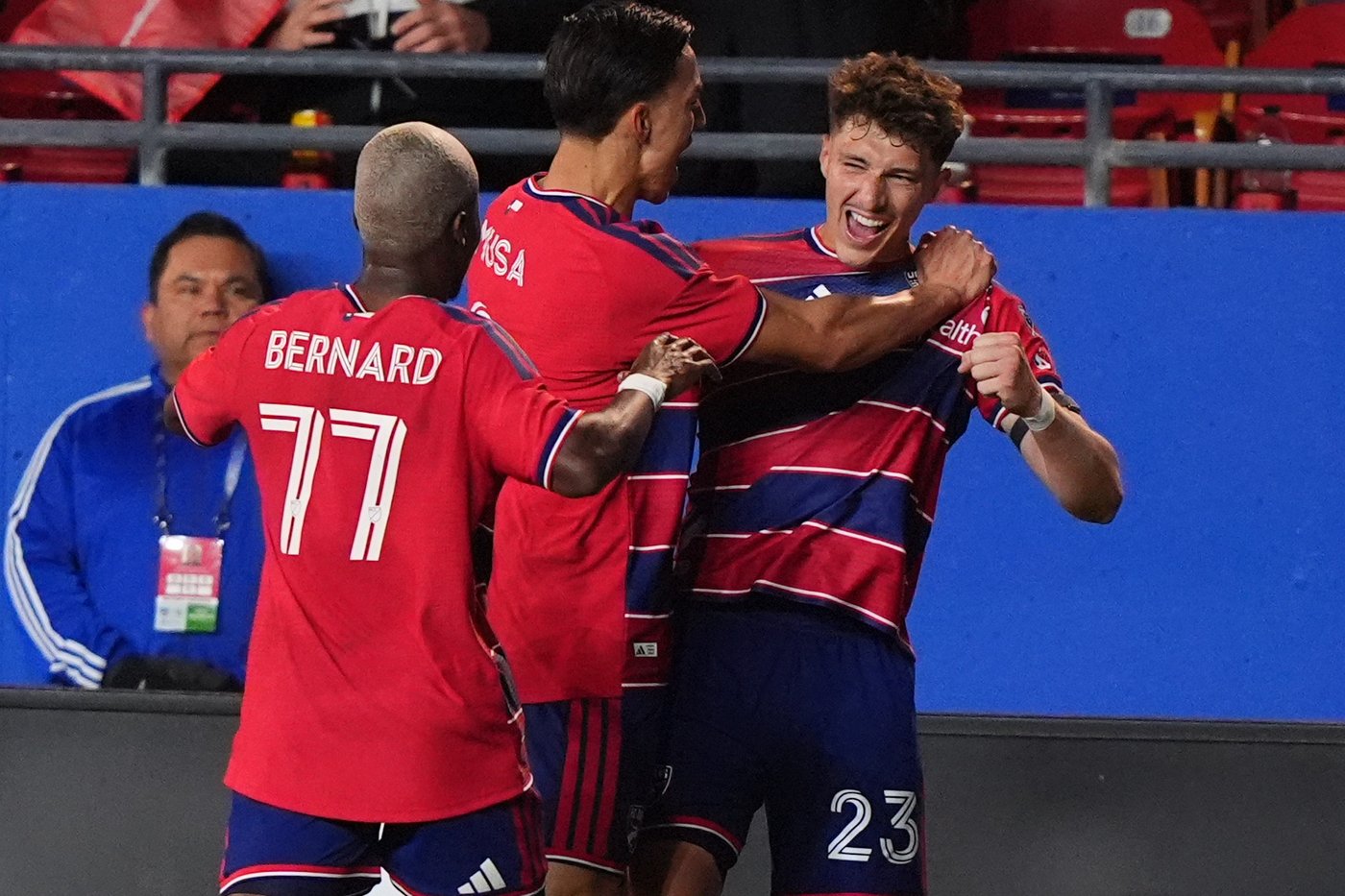 Petar Musa scores twice as Dallas beats Toronto 3-2 in MLS season opener | iNFOnews.ca