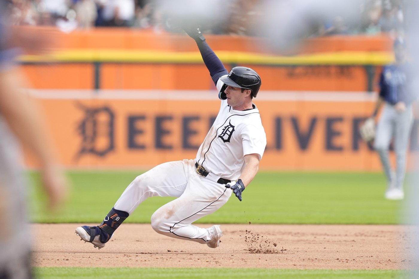 Tigers rally late to move closer to playoffs with 4-3 win over Rays | iNFOnews.ca