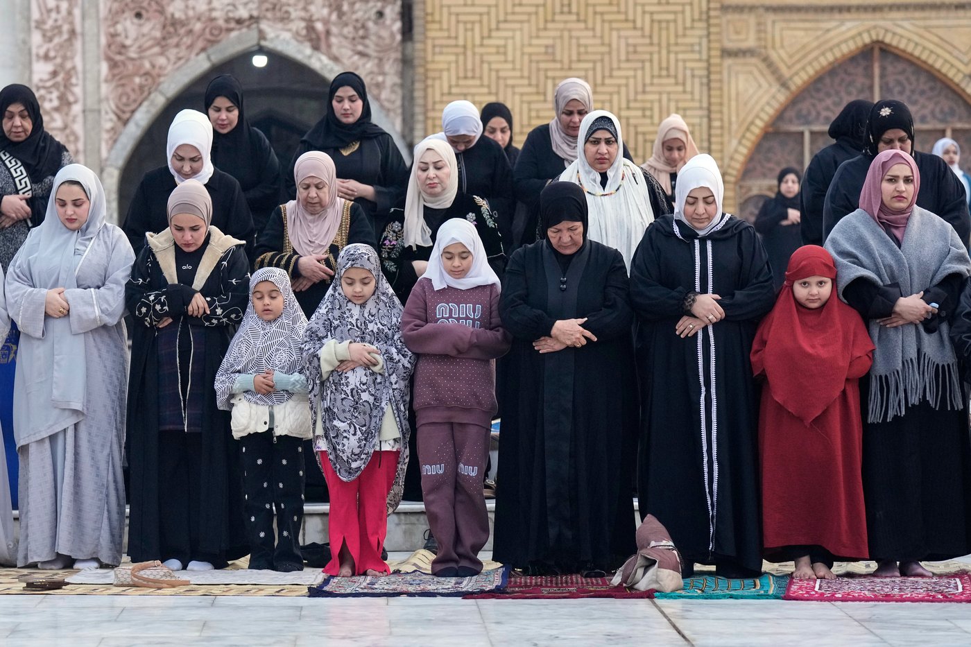 A look at celebrations for Eid al-Fitr around the world, in photos | iNFOnews.ca