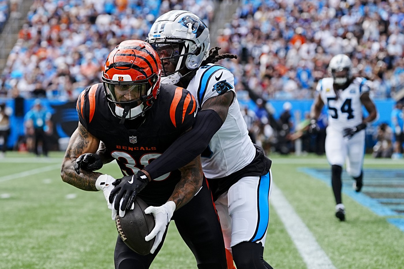 Joe Burrow throws for 2 TDs, Bengals hold on to beat Panthers 34-24 for first victory of the season | iNFOnews.ca