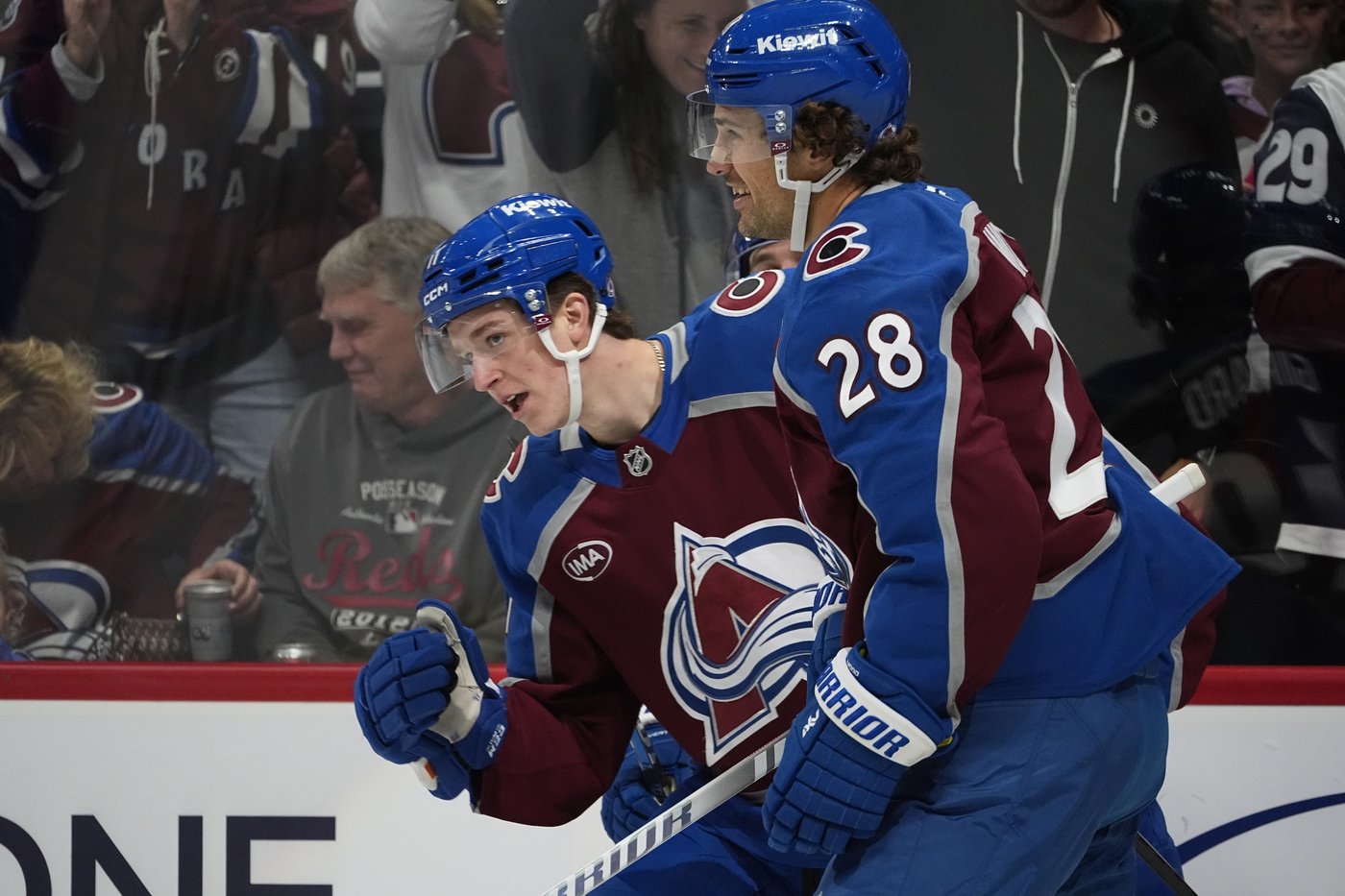 Nelson's 2 goals lifts Islanders to 6-2 win over Avalanche in Patrick Roy's return to Colorado | iNFOnews.ca