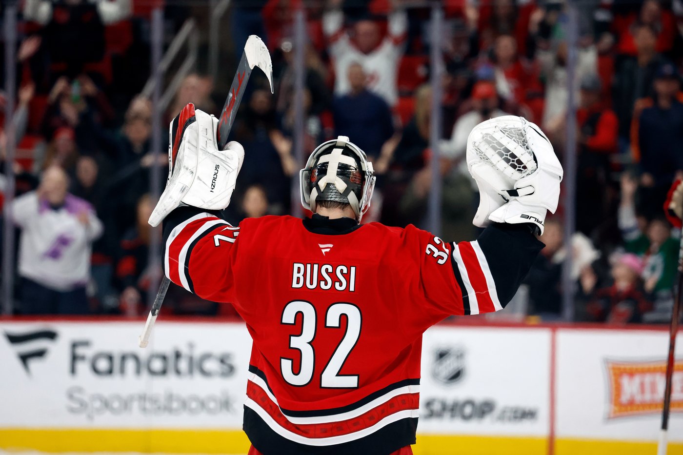 Ehlers' hat trick leads Hurricanes to 9-1 rout of Panthers | iNFOnews.ca