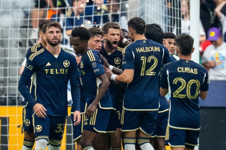Muller scores hat trick, Whitecaps clinch playoffs with 7-0 rout of Union | iNFOnews.ca