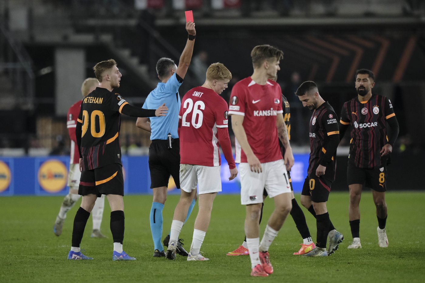Hojlund scores 2 for Man United to give Amorim winning home debut in Europa League | iNFOnews.ca