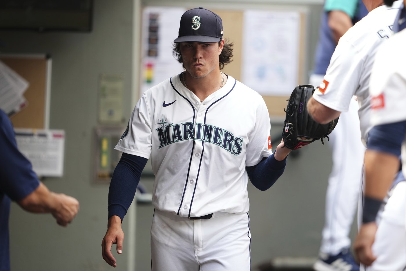 MLB hitters swinging at first pitches at highest rate since 1988 | iNFOnews.ca