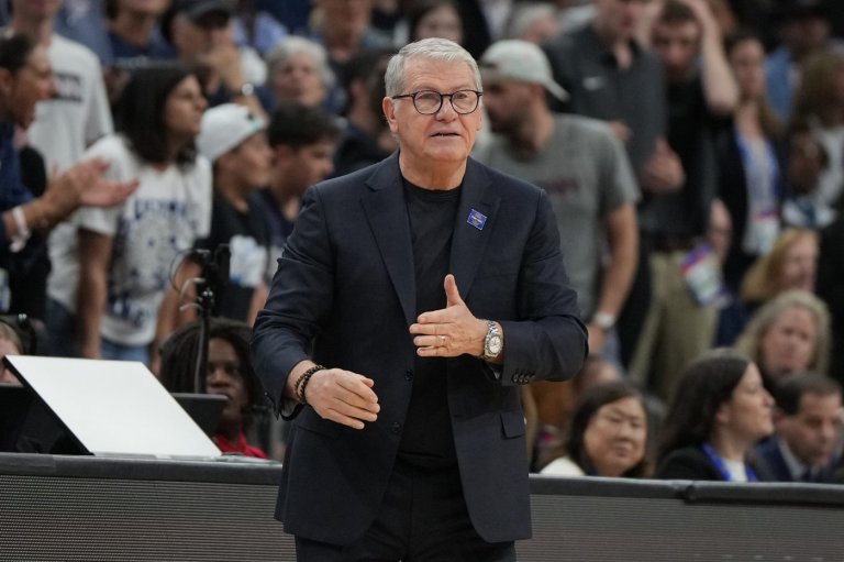 UCLA, South Carolina, UConn and St. John's to play in women's basketball doubleheader in November | iNFOnews.ca