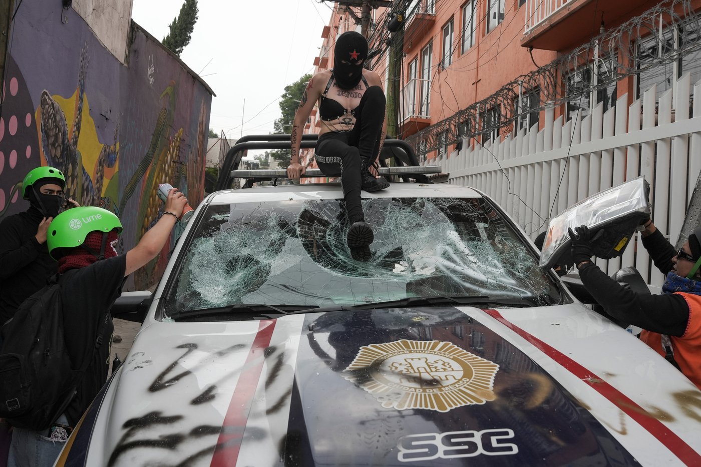 The top photos of the day by AP photojournalists | iNFOnews.ca
