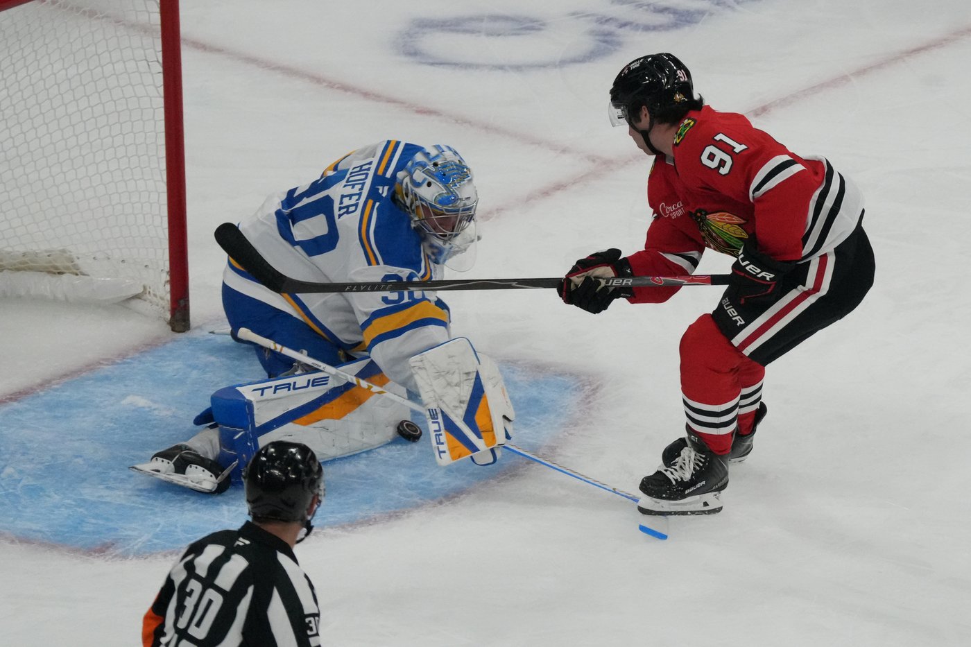 Rinzel and Frondell score, Blackhawks beat Blues 4-2 in Kane's return to Chicago | iNFOnews.ca