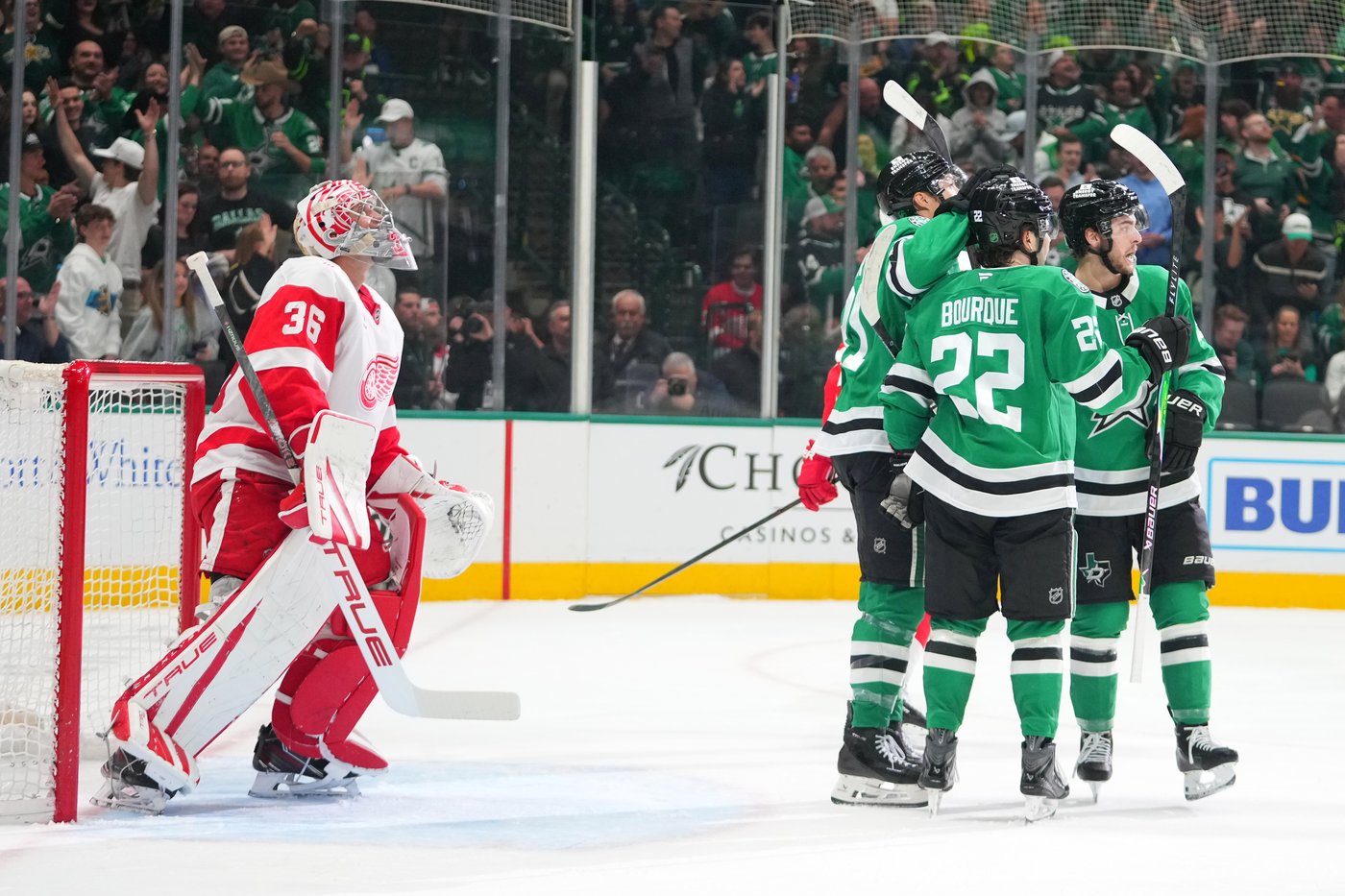 Harley's overtime goal gives streaking Stars a 3-2 win over the Red Wings | iNFOnews.ca