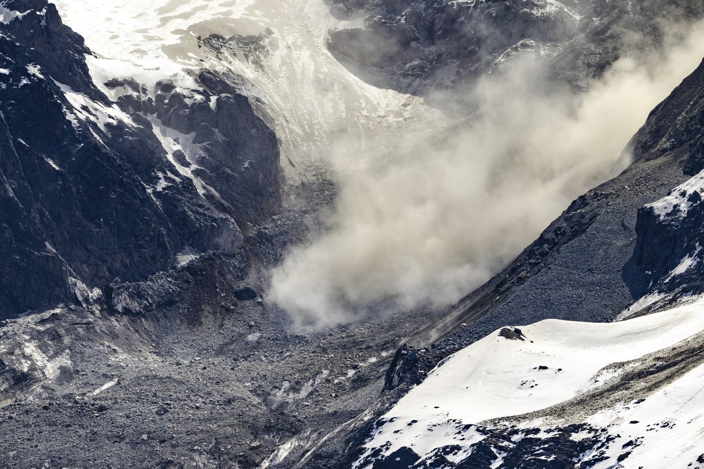 Swiss president pledges aid for Alpine villagers left homeless after glacier collapse | iNFOnews.ca Swiss president pledges aid for Alpine villagers left homeless after glacier collapse | iNFOnews.ca