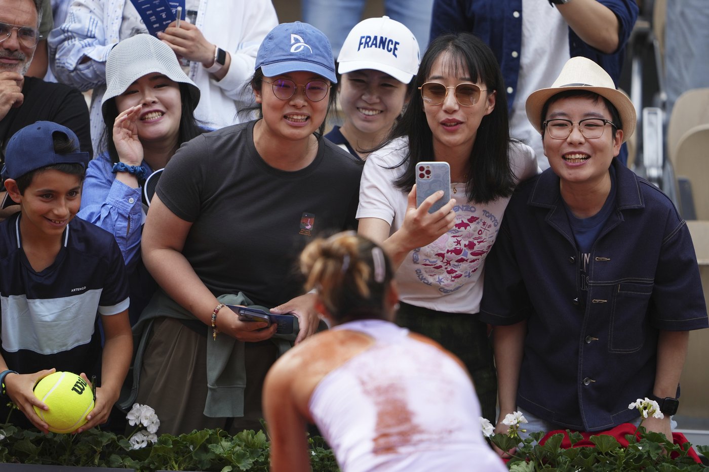 PHOTO COLLECTION: French Open Tennis Spectators | iNFOnews.ca