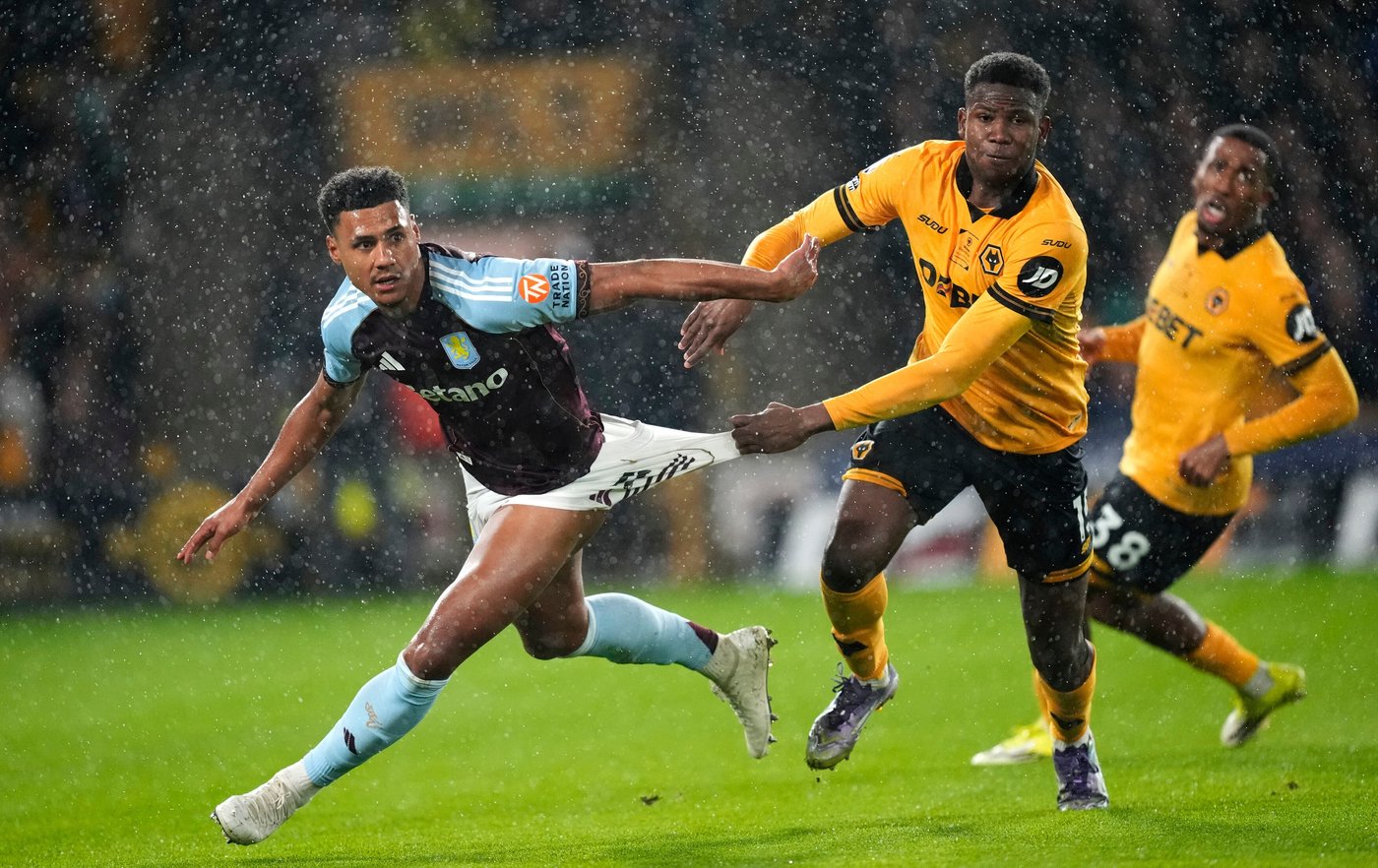 Bottom club Wolves shock high-flying Aston Villa at Molineux | iNFOnews.ca Bottom club Wolves shock high-flying Aston Villa at Molineux | iNFOnews.ca