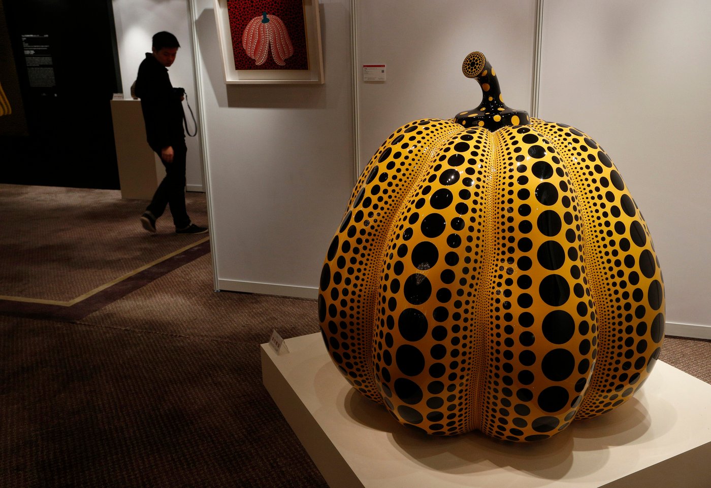 Amsterdam’s Stedelijk Museum opens a major Yayoi Kusama exhibition after her death last month | iNFOnews.ca