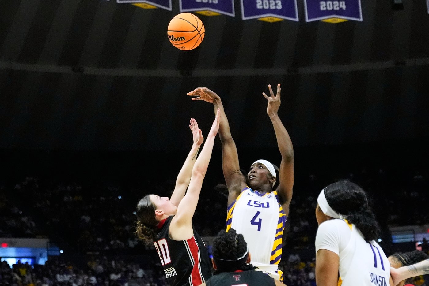 On the March Madness stage, LSU sets a record for 100-point games en route to the Sweet 16 | iNFOnews.ca On the March Madness stage, LSU sets a record for 100-point games en route to the Sweet 16 | iNFOnews.ca