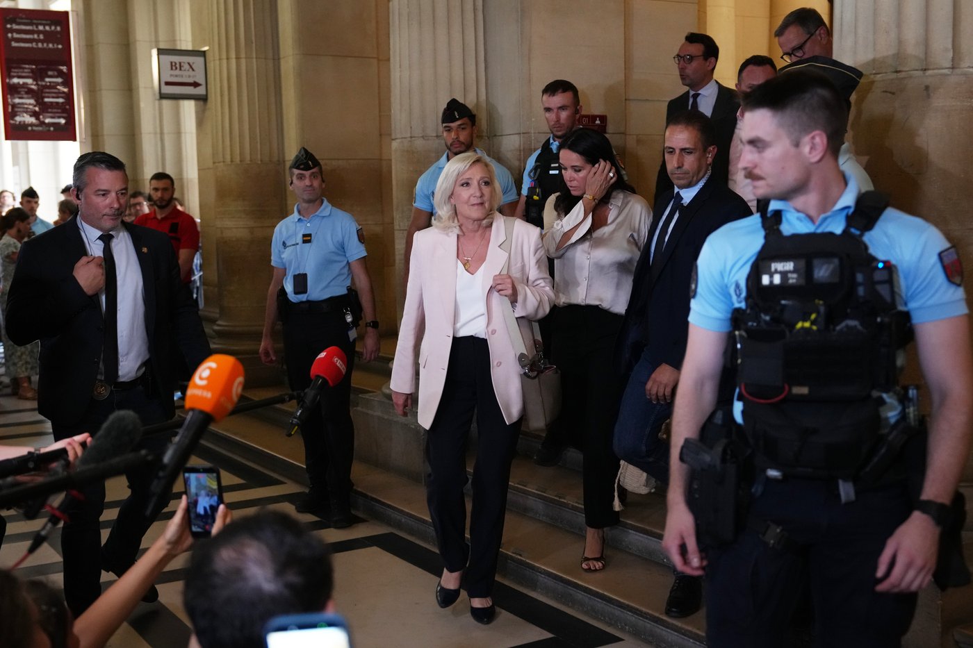 Le Pen says she'll run for French presidency next year despite court-ordered monitor | iNFOnews.ca Le Pen says she'll run for French presidency next year despite court-ordered monitor | iNFOnews.ca
