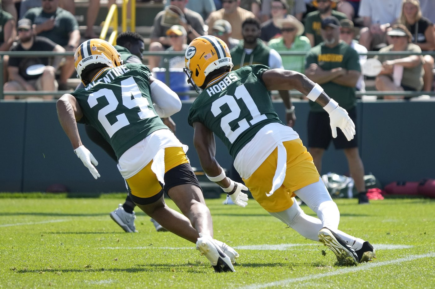 Packers' Nate Hobbs out after right knee surgery for torn meniscus | iNFOnews.ca Packers' Nate Hobbs out after right knee surgery for torn meniscus | iNFOnews.ca