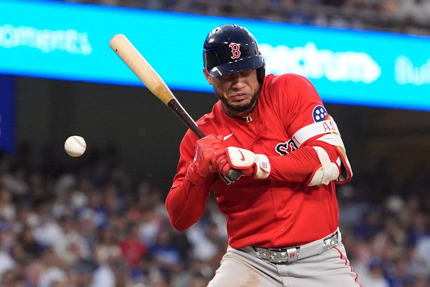 Red Sox All-Star Willson Contreras exits after 95-mph pitch clips his helmet | iNFOnews.ca Red Sox All-Star Willson Contreras exits after 95-mph pitch clips his helmet | iNFOnews.ca