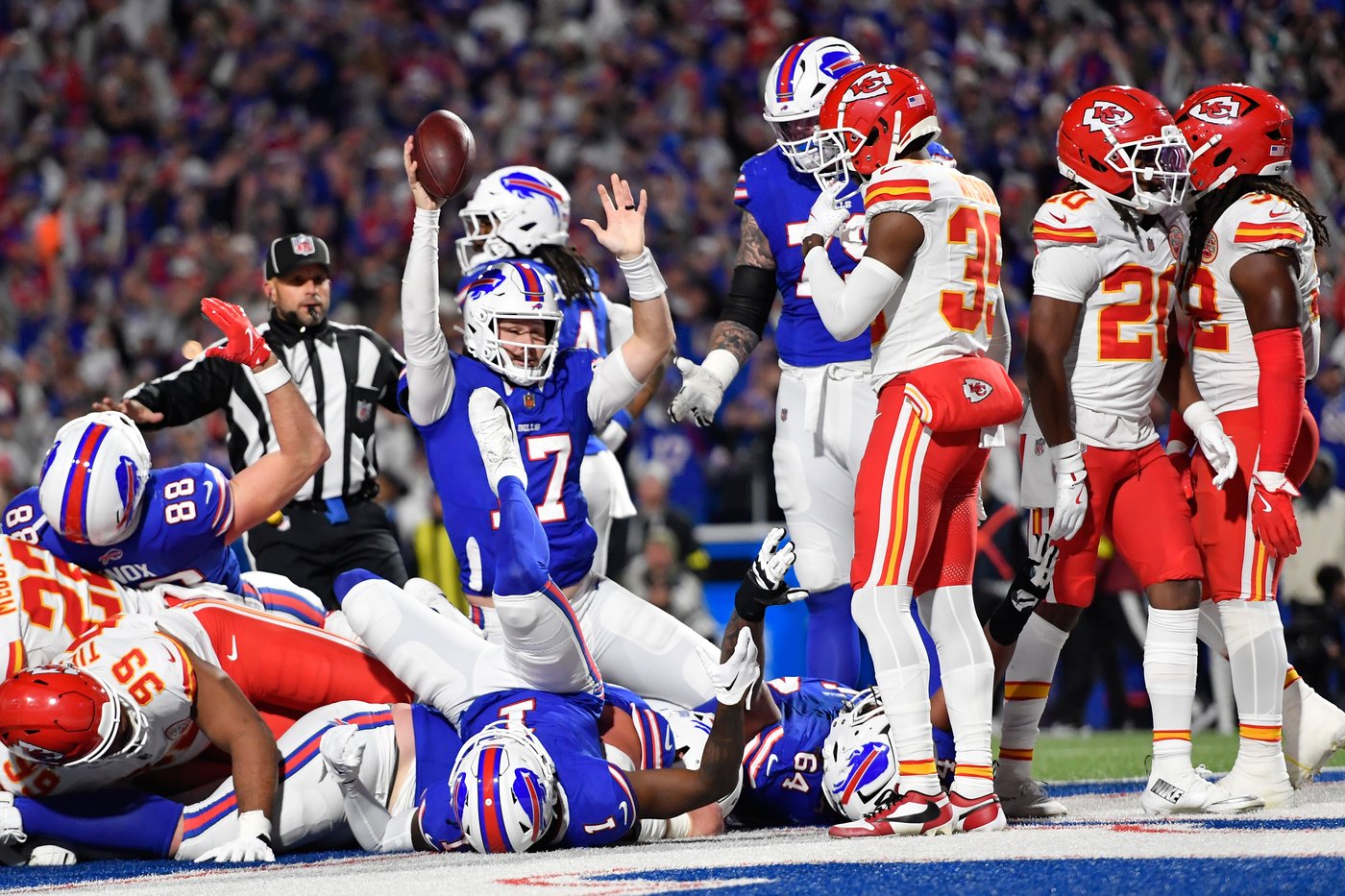 Allen has 3 TDs and Bills use sturdy defense to top Mahomes and Chiefs 28-21 | iNFOnews.ca Allen has 3 TDs and Bills use sturdy defense to top Mahomes and Chiefs 28-21 | iNFOnews.ca