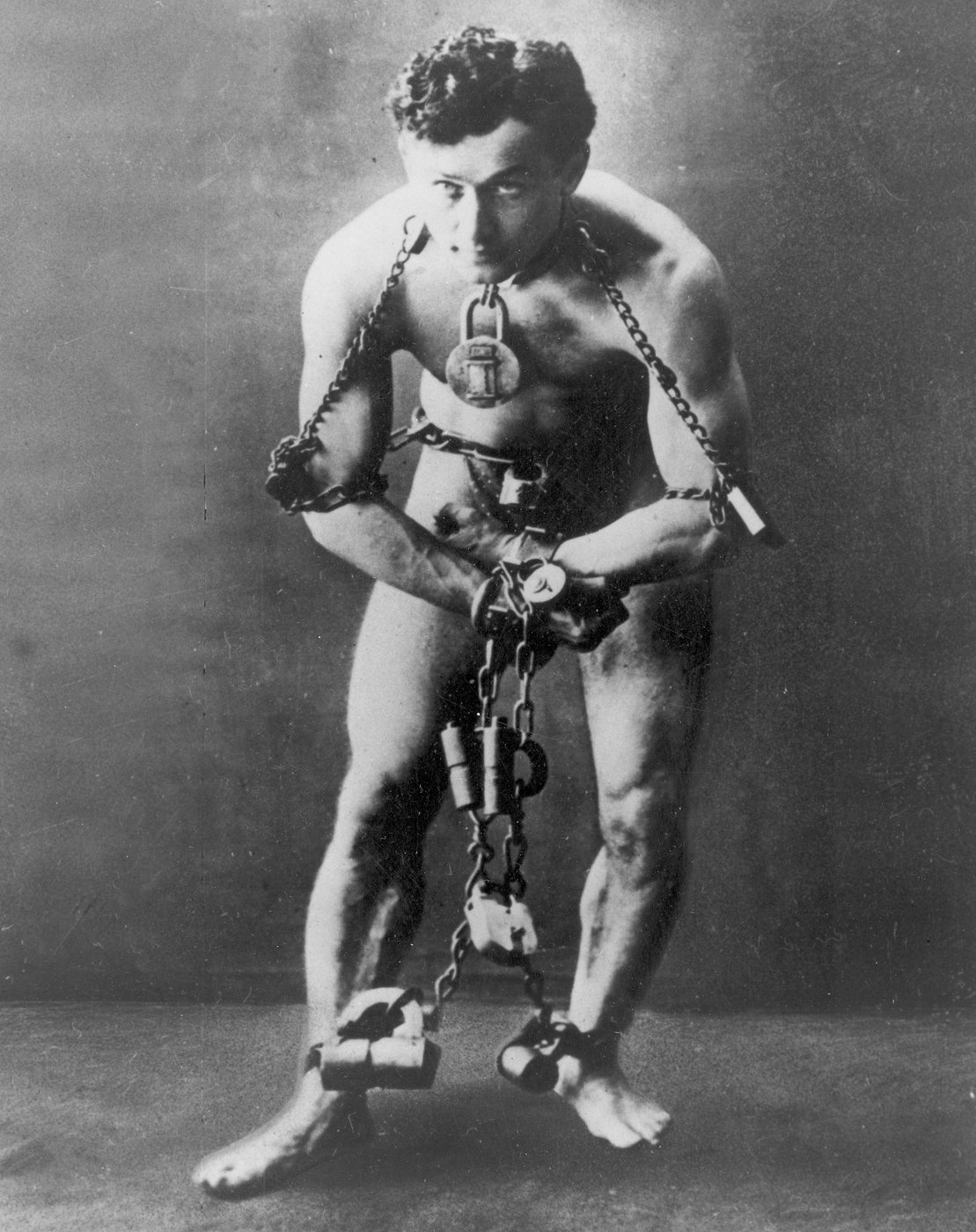 Houdini’s centennial spotlight: A newly published essay and a fresh fight over when and how he died | iNFOnews.ca