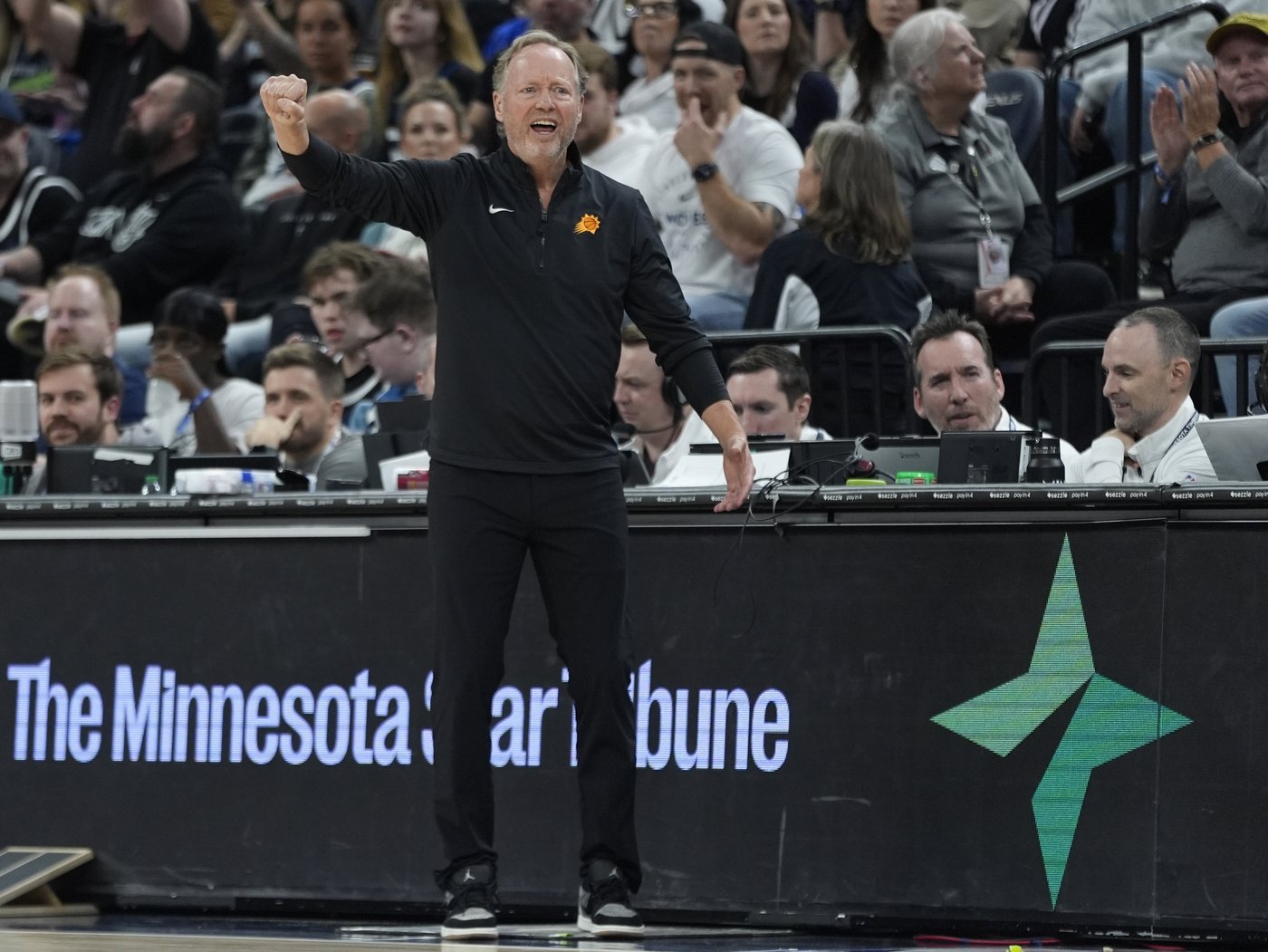 Phoenix Suns fire coach Mike Budenholzer after one dismal season with high-priced roster | iNFOnews.ca