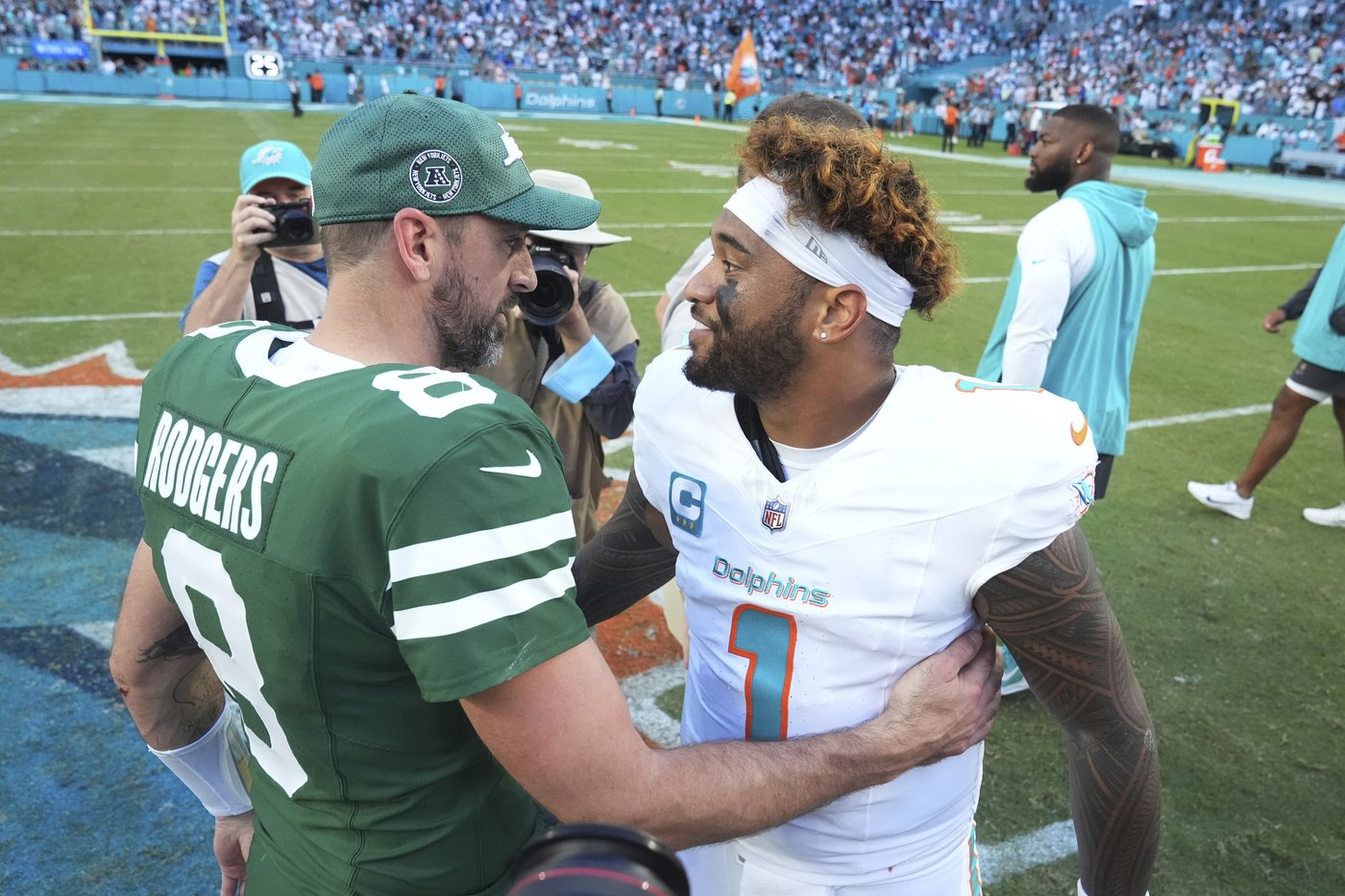 Tua Tagovailoa's TD pass to Jonnu Smith gives Dolphins 32-26 overtime win over Aaron Rodgers, Jets | iNFOnews.ca