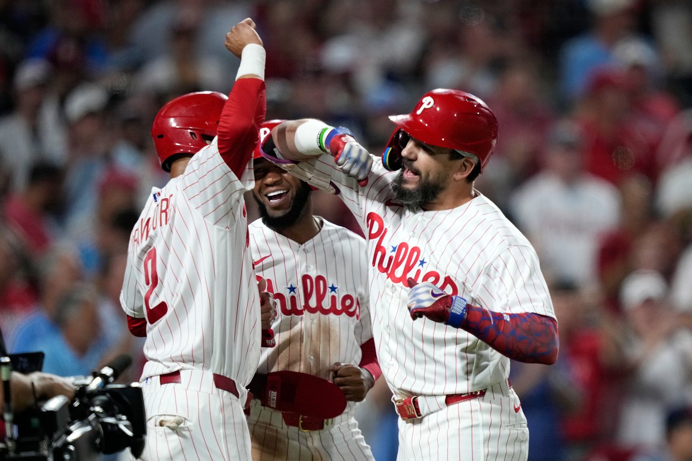 Schwarber hits grand slam for 44th homer in Phillies' 11-7 win over Astros | iNFOnews.ca