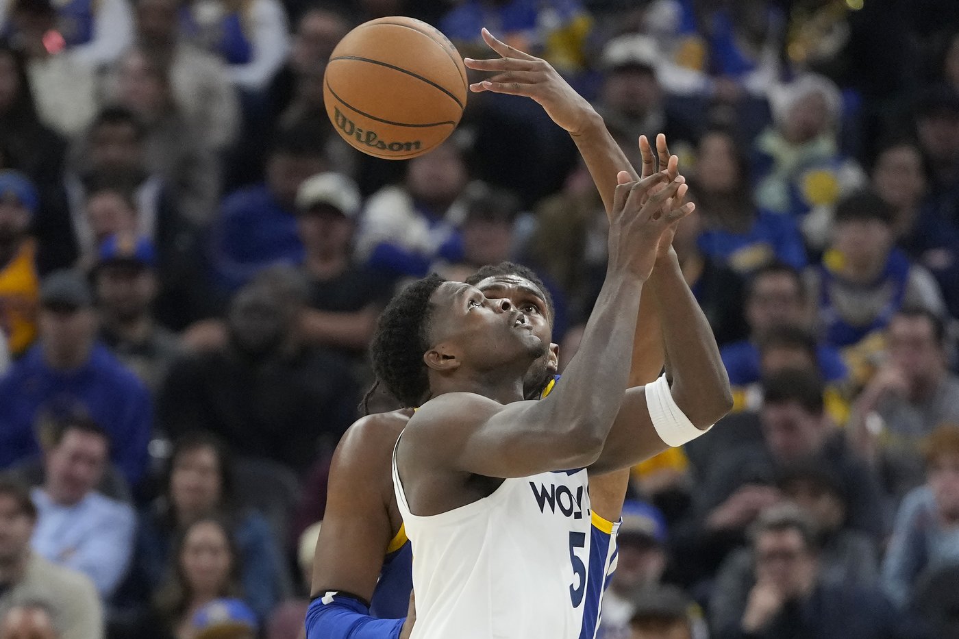 Anthony Edwards has 30 points and 9 assists in the Timberwolves' 107-90 victory over the Warriors | iNFOnews.ca Anthony Edwards has 30 points and 9 assists in the Timberwolves' 107-90 victory over the Warriors | iNFOnews.ca
