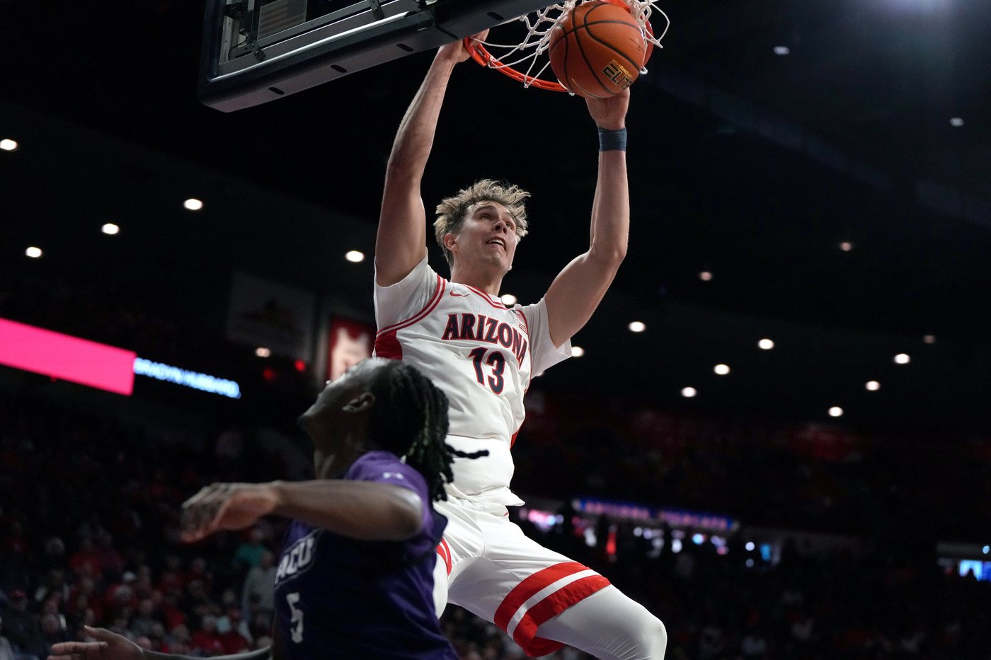 No. 1 Arizona improves to 10-0, cruises past Abilene Christian 96-62 | iNFOnews.ca No. 1 Arizona improves to 10-0, cruises past Abilene Christian 96-62 | iNFOnews.ca