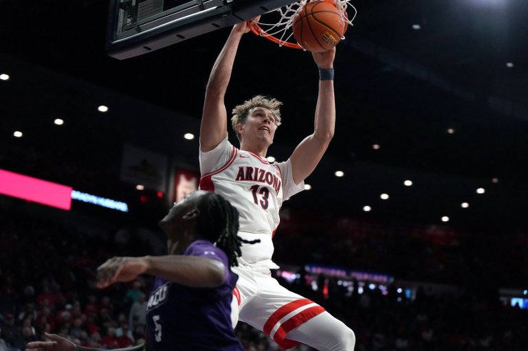 No. 1 Arizona improves to 10-0, cruises past Abilene Christian 96-62 | iNFOnews.ca
