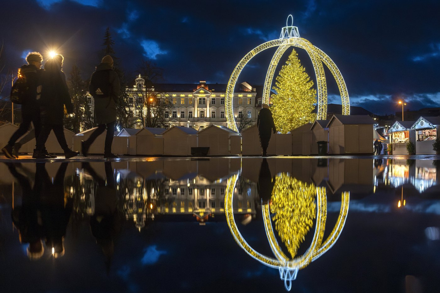 PHOTO COLLECTION: Holiday Lights Around the World | iNFOnews.ca