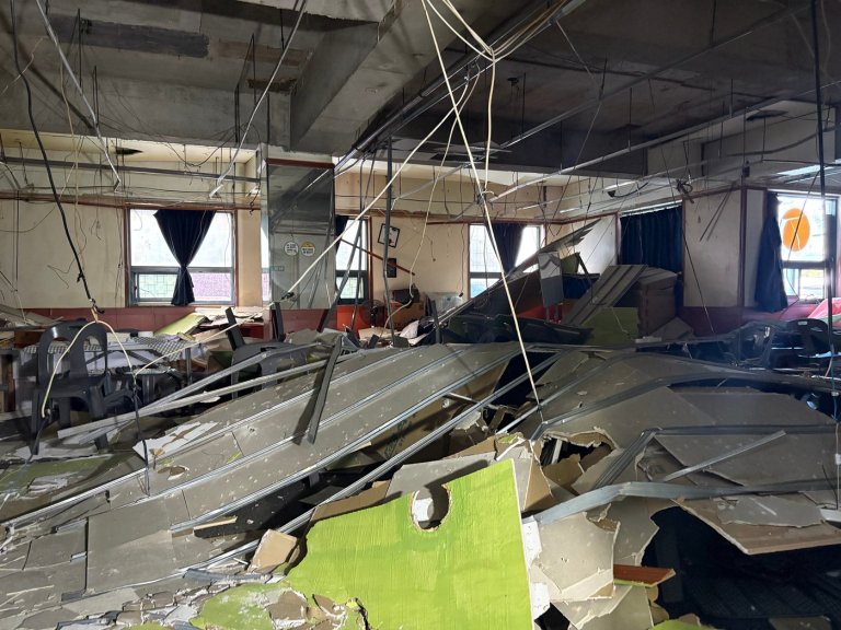 At least 38 people hurt after supermarket ceiling collapses in South Korea’s Daegu city | iNFOnews.ca