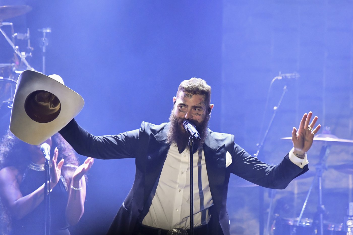 Fire relief, Quincy Jones tributes and new talent energize the 50th annual pre-Grammy benefit gala | iNFOnews.ca