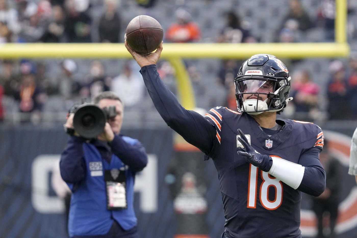 QB Caleb Williams has another rough day as the Bears lose to the Patriots 19-3 | iNFOnews.ca