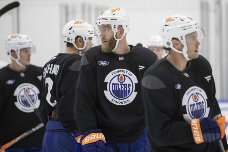Edmonton Oilers sign defenceman Ekholm to three-year, $12-million extension | iNFOnews.ca