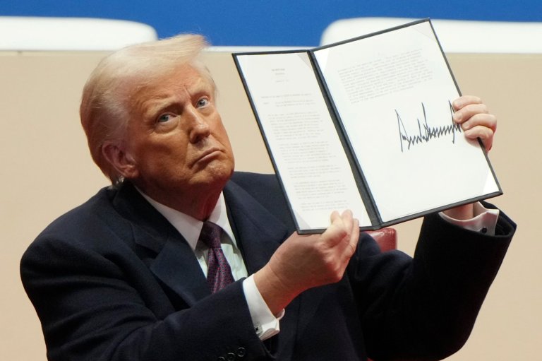 A judge has blocked a Trump administration effort to change teen pregnancy prevention programs | iNFOnews.ca
