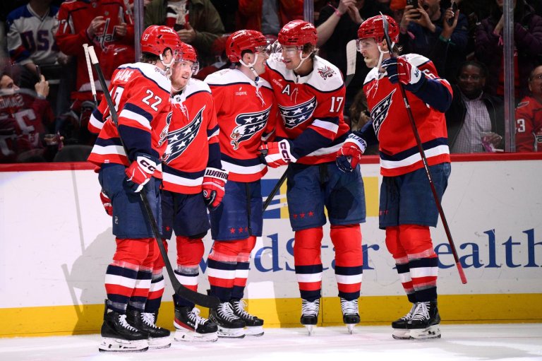 Sandin and van Riemsdyk score rare goals and Capitals beat Flyers 3-1 | iNFOnews.ca