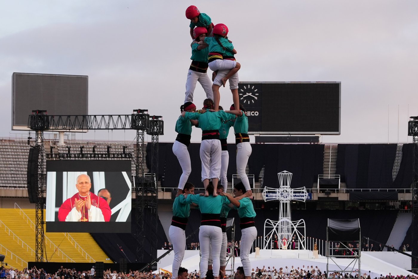 Catalonia's famed human tower climbers greet Pope Leo in Barcelona | iNFOnews.ca