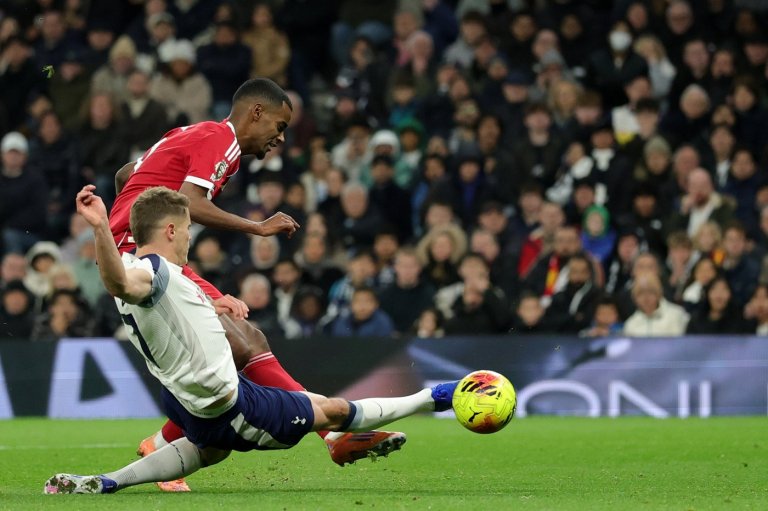 Liverpool's Alexander Isak sidelined for two months after 'reckless' tackle, Slot says | iNFOnews.ca
