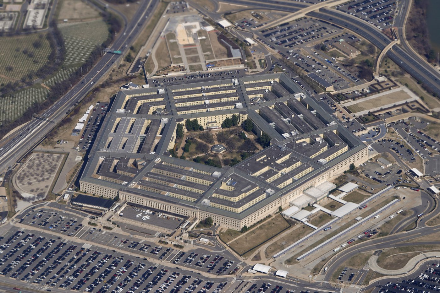 The Pentagon moves to take back troops discharged over COVID-19 vaccine refusals | iNFOnews.ca The Pentagon moves to take back troops discharged over COVID-19 vaccine refusals | iNFOnews.ca